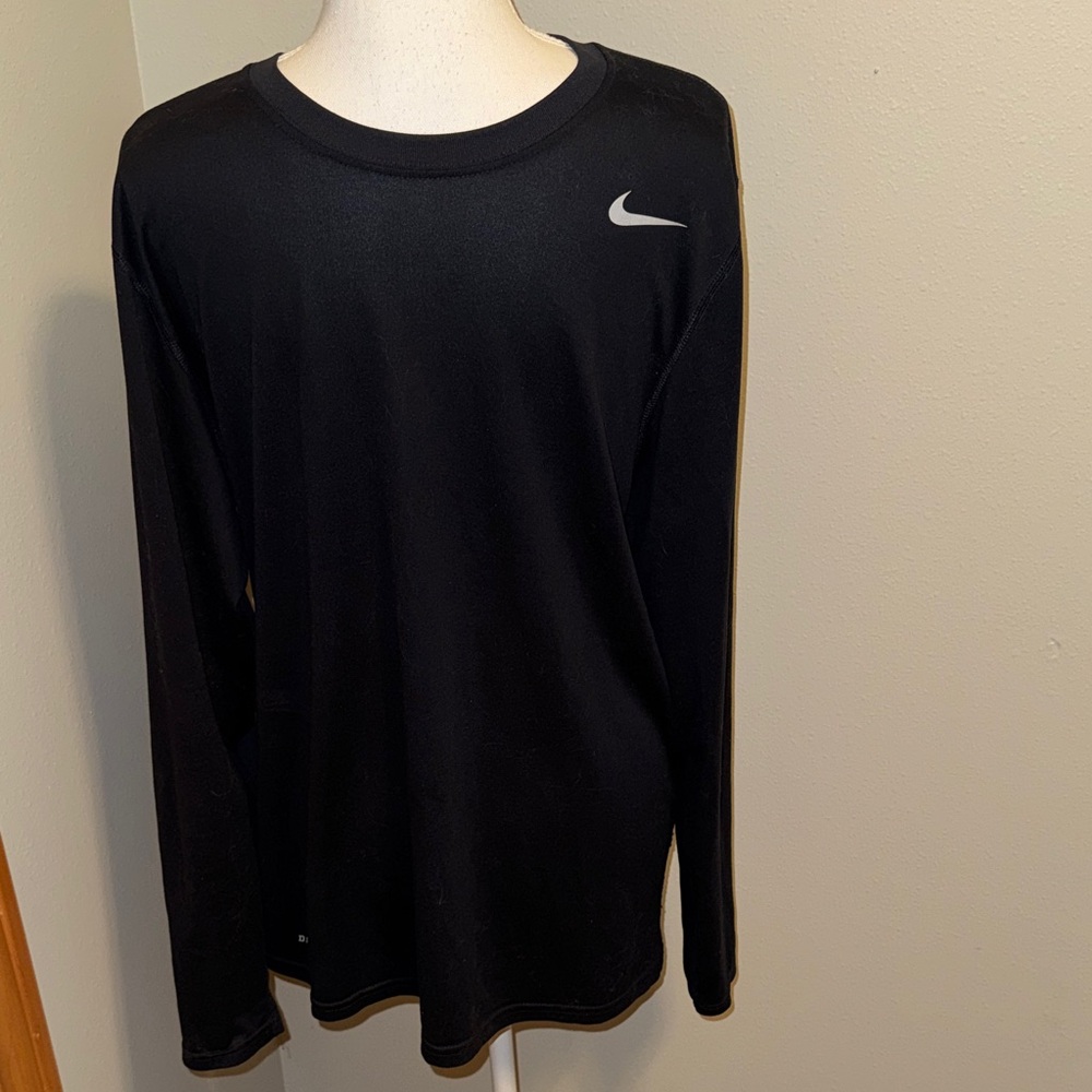Men’s Nike Black Long-Sleeve Crewneck